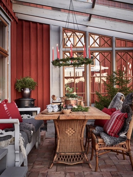 Чудесный красный коттедж в Швеции для уютных праздников