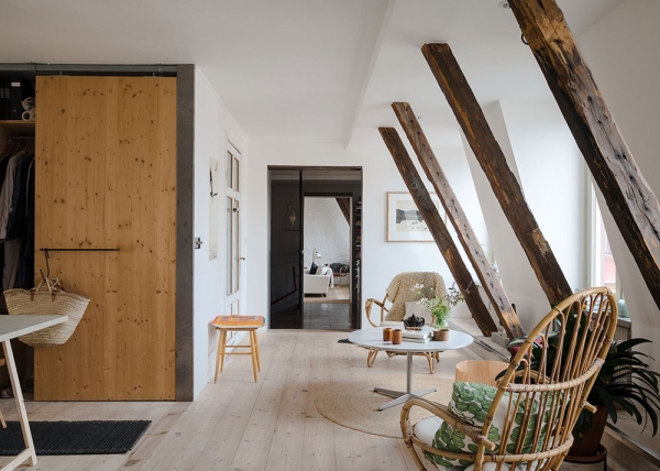 Как в загородном доме: шведский лофт с декором в деревенском стиле