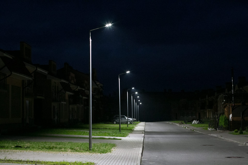 Уличные консольные светодиодные светильники на опору