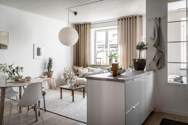 Компактное зонирование небольшой, но светлой квартиры в Гётеборге (37 кв. м)