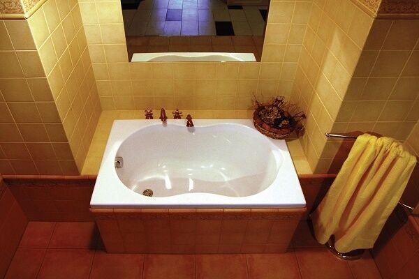 Короткие ванны: виды, необычные модели, подборка оригинальных решений