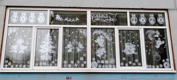 Новогодние трафареты на окна для вырезания: Дед Мороз, елка, снежинка, снеговик