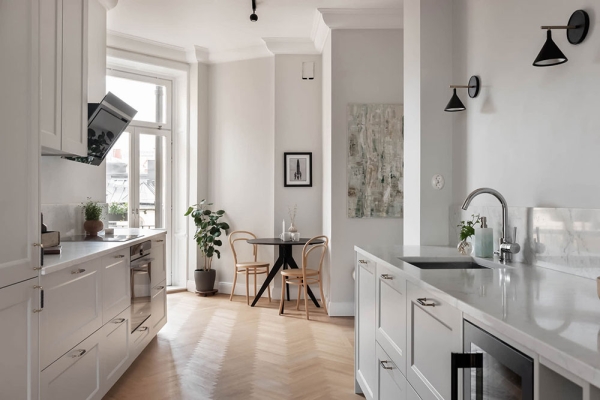 Монохромный, элегантный, приятный: интерьер квартиры в Стокгольме (92 кв. м)